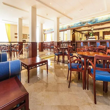 Globales Almirante Farragut Hotell