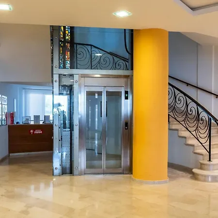 Отель Globales Almirante Farragut