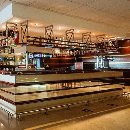 Globales Almirante Farragut Cala'N Blanes (Menorca)