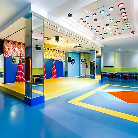 Hotel Globales Almirante Farragut 4*