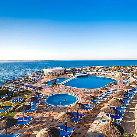 Globales Almirante Farragut Hotel