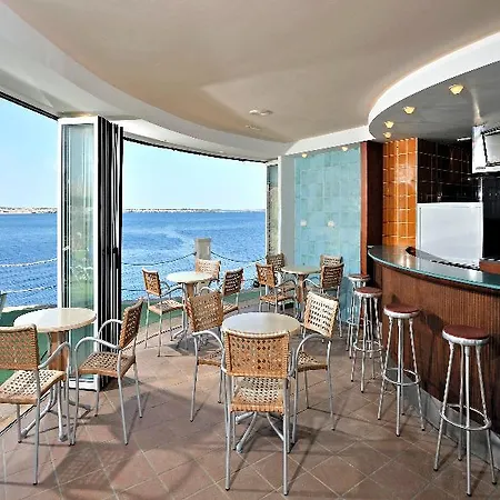 Globales Almirante Farragut Кала-эн-Бланес