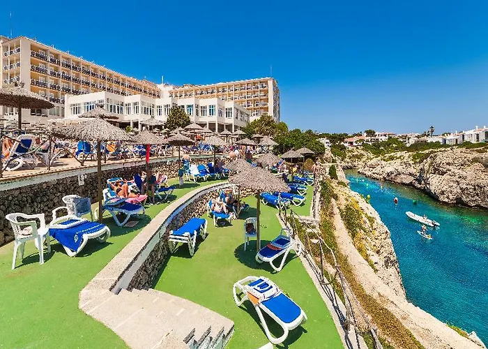 Globales Almirante Farragut 酒店 4*