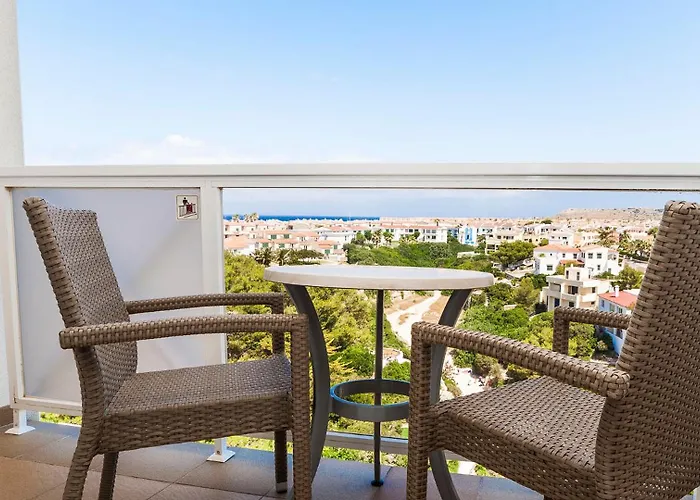 Globales Almirante Farragut Hotel