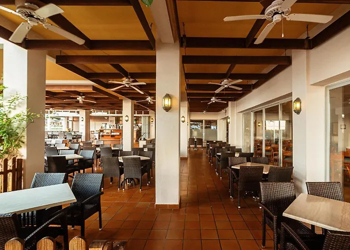 Globales Almirante Farragut 酒店 卡拉恩·布拉内斯