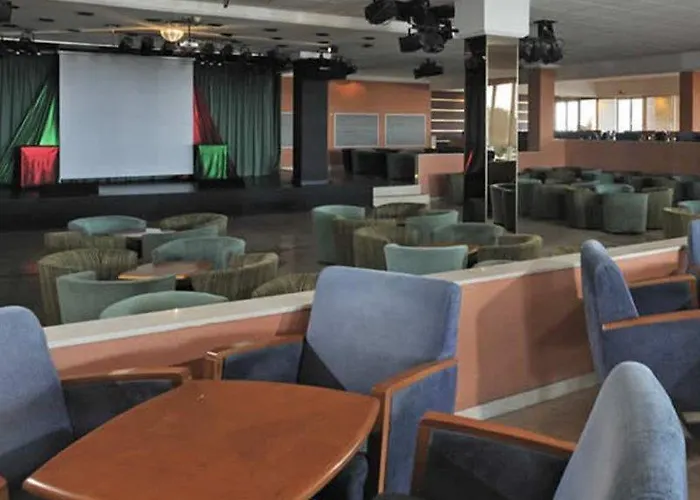 Globales Almirante Farragut 酒店 4*