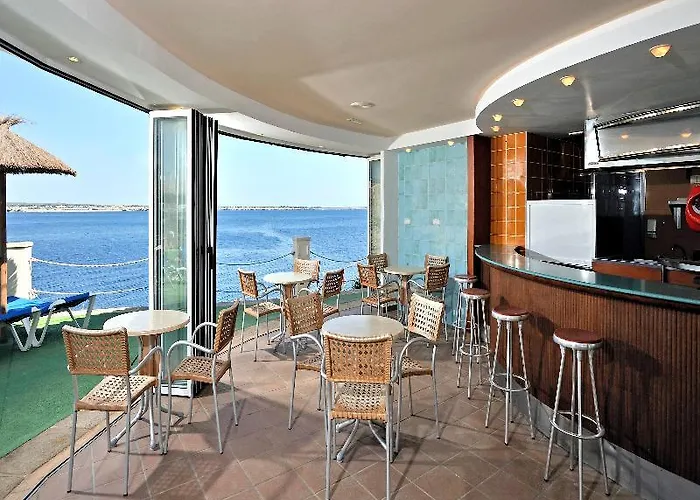 Globales Almirante Farragut Cala'N Blanes (Menorca)