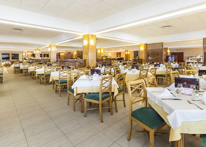 酒店 Globales Almirante Farragut 卡拉恩·布拉内斯