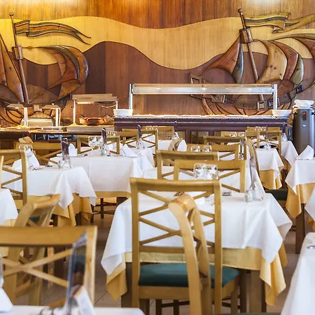 Globales Almirante Farragut Hotel